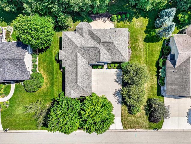 1568 KINGSWOOD DRIVE, Neenah, WI 54956