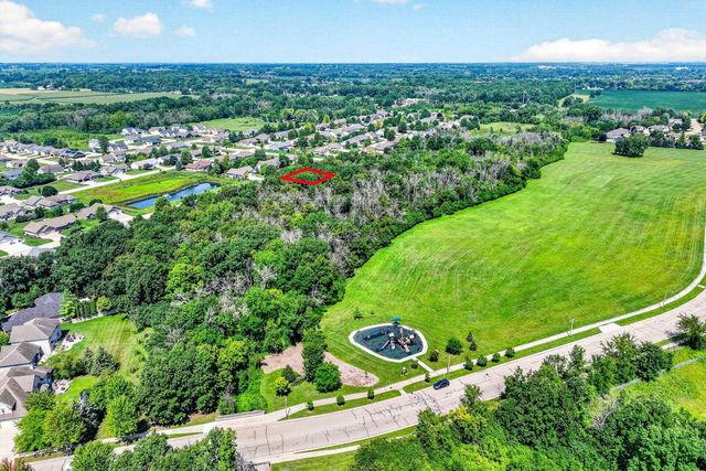 1568 KINGSWOOD DRIVE, Neenah, WI 54956