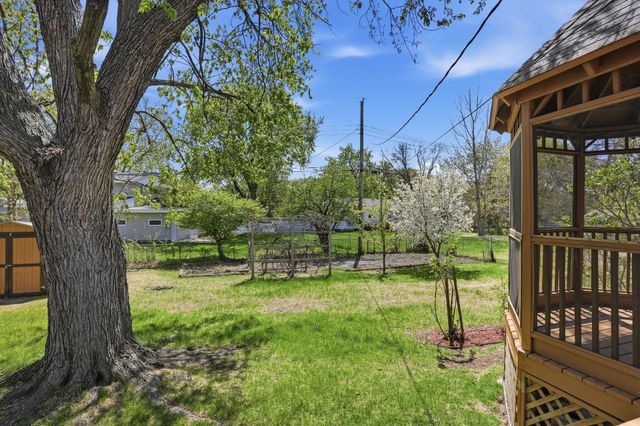 4325 Brookdale Drive N, Brooklyn Park, MN 55443