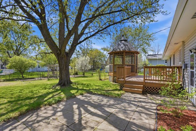4325 Brookdale Drive N, Brooklyn Park, MN 55443