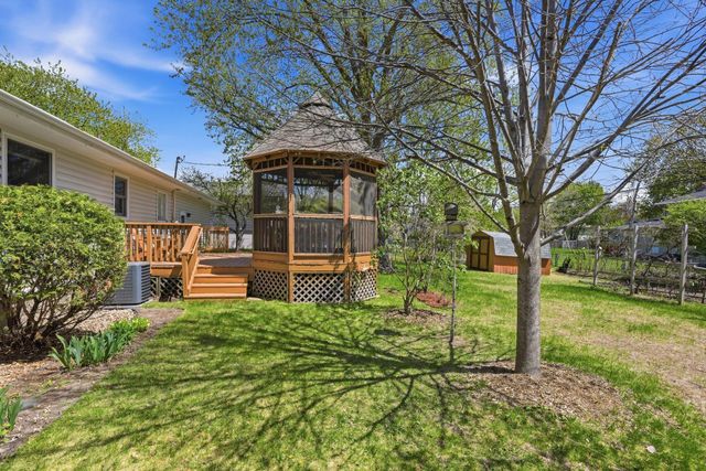 4325 Brookdale Drive N, Brooklyn Park, MN 55443