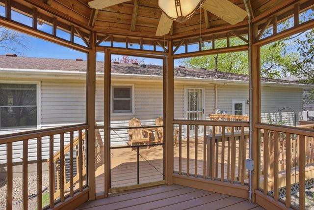 4325 Brookdale Drive N, Brooklyn Park, MN 55443