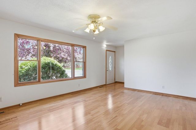 4325 Brookdale Drive N, Brooklyn Park, MN 55443