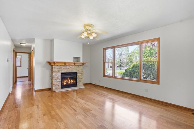 4325 Brookdale Drive N, Brooklyn Park, MN 55443