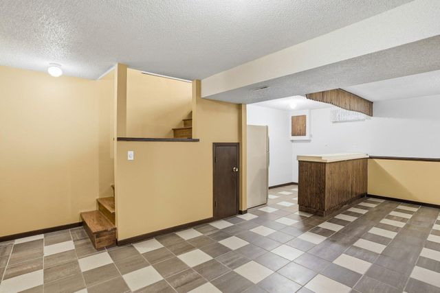 4325 Brookdale Drive N, Brooklyn Park, MN 55443
