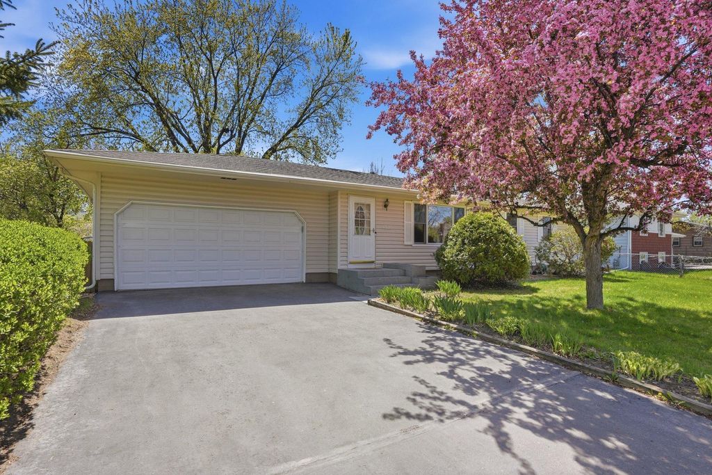4325 Brookdale Drive N, Brooklyn Park, MN 55443