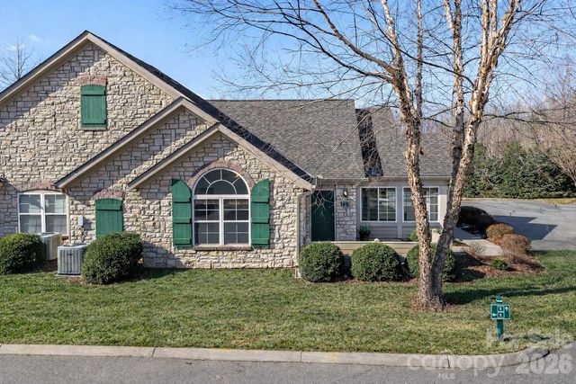 6 Mountain Meadow Circle, Weaverville, NC 28787