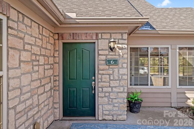 6 Mountain Meadow Circle, Weaverville, NC 28787