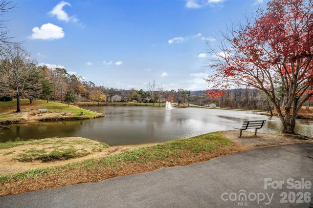 6 Mountain Meadow Circle, Weaverville, NC 28787