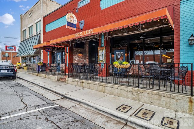 6 Mountain Meadow Circle, Weaverville, NC 28787