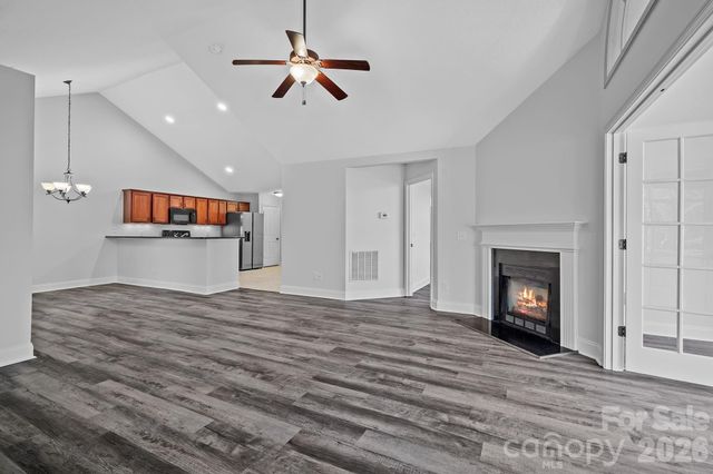 6 Mountain Meadow Circle, Weaverville, NC 28787
