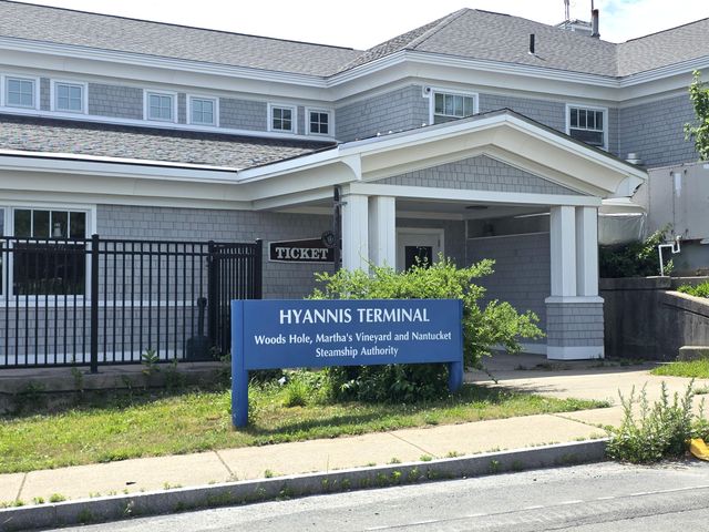 110 School Street E202, Hyannis, MA 02601