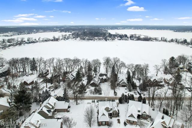 4455 Quebec Lane, Brighton, MI 48116