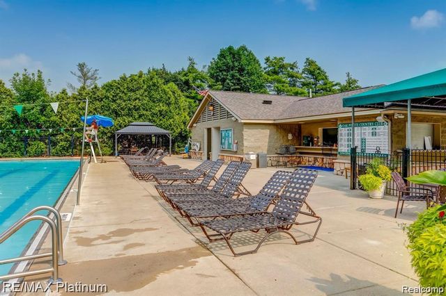 4455 Quebec Lane, Brighton, MI 48116