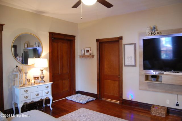 4030 Crawford Ave, Louisville, KY 40218