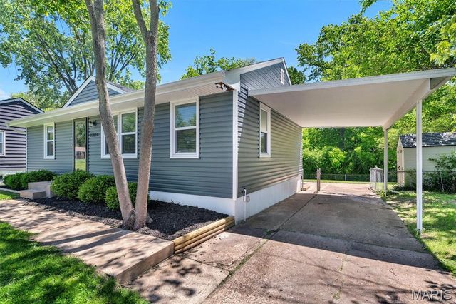 10814 Vargas Drive, St Louis, MO 63123