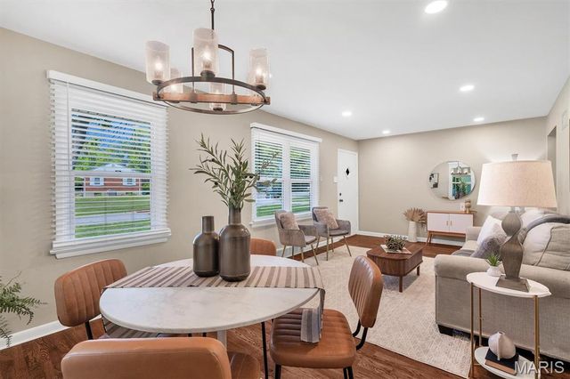 10814 Vargas Drive, St Louis, MO 63123