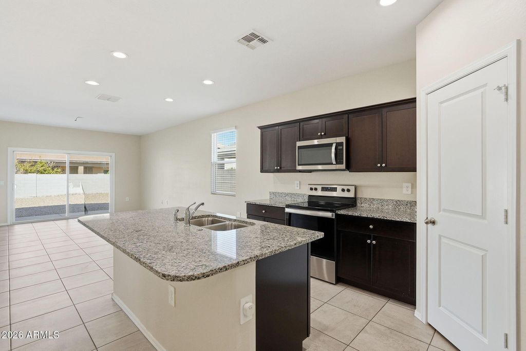 3766 S 247TH Avenue, Buckeye, AZ 85326 — photo 2