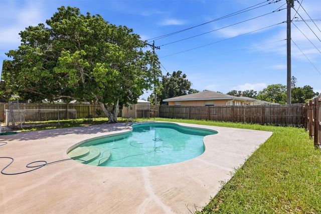 1302 32ND STREET W, Bradenton, FL 34205