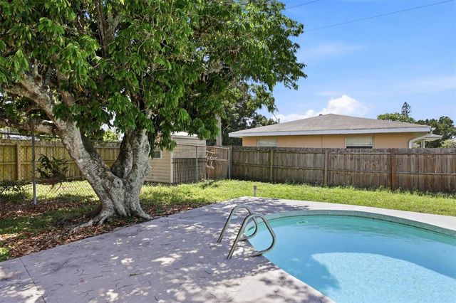 1302 32ND STREET W, Bradenton, FL 34205