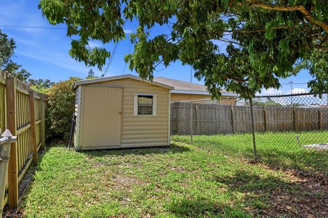 1302 32ND STREET W, Bradenton, FL 34205