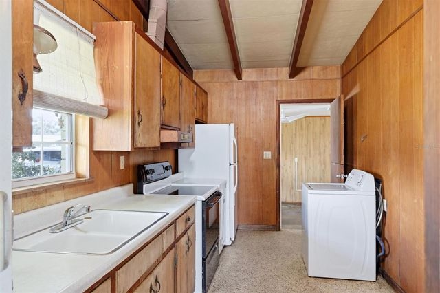 1302 32ND STREET W, Bradenton, FL 34205