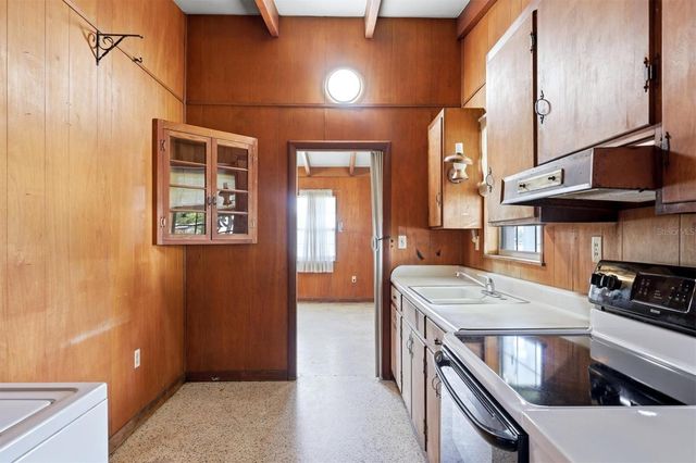 1302 32ND STREET W, Bradenton, FL 34205