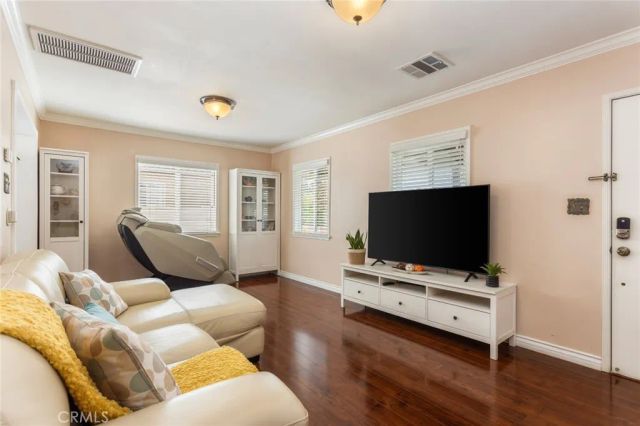1632 W Gardena Boulevard, Gardena, CA 90247