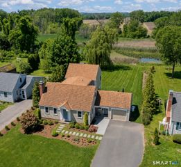 39 Arrowhead Drive, Glastonbury, CT 06033