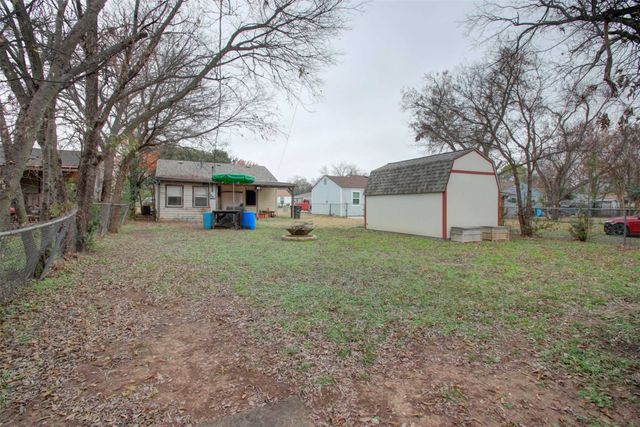 415 Turner Street, Cleburne, TX 76033
