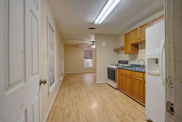 415 Turner Street, Cleburne, TX 76033