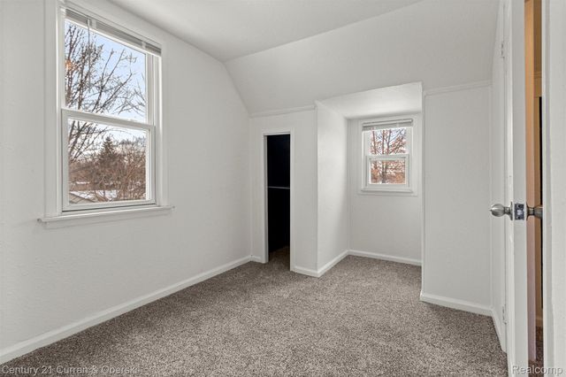 5514 Ashley Street, Grosse Pointe, MI 48236