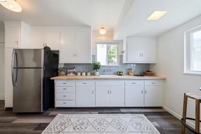 2165 Strang Ave, Castro Valley, CA 94578