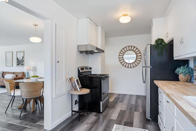 2165 Strang Ave, Castro Valley, CA 94578