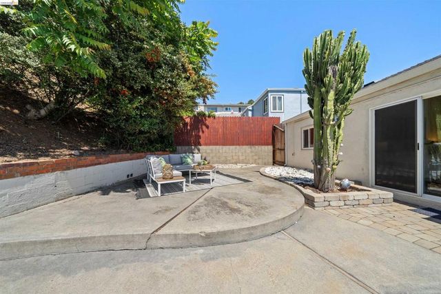 2165 Strang Ave, Castro Valley, CA 94578