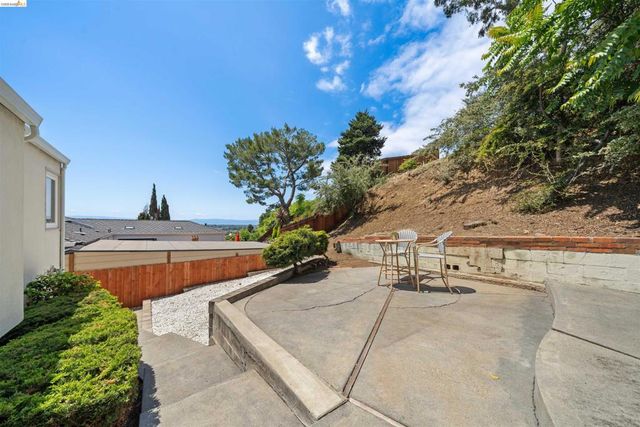 2165 Strang Ave, Castro Valley, CA 94578