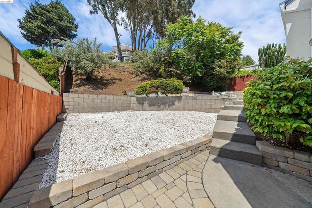 2165 Strang Ave, Castro Valley, CA 94578