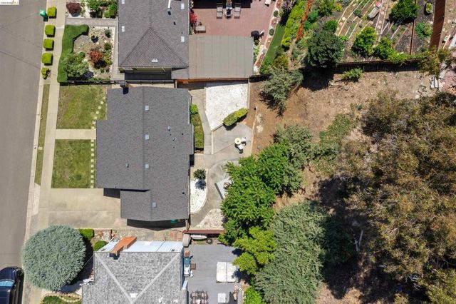 2165 Strang Ave, Castro Valley, CA 94578