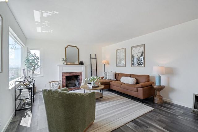 2165 Strang Ave, Castro Valley, CA 94578