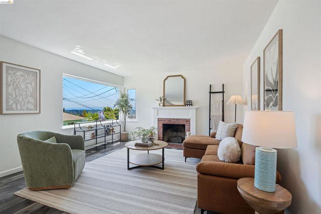 2165 Strang Ave, Castro Valley, CA 94578