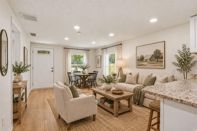 816 WOODLAND AVENUE, Leesburg, FL 34748