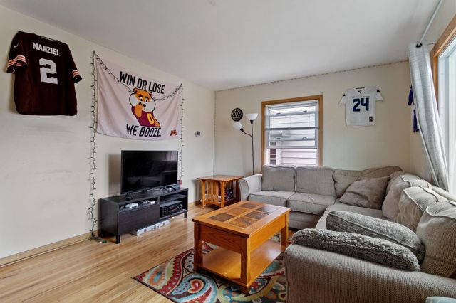 842 24th Avenue SE, Minneapolis, MN 55414