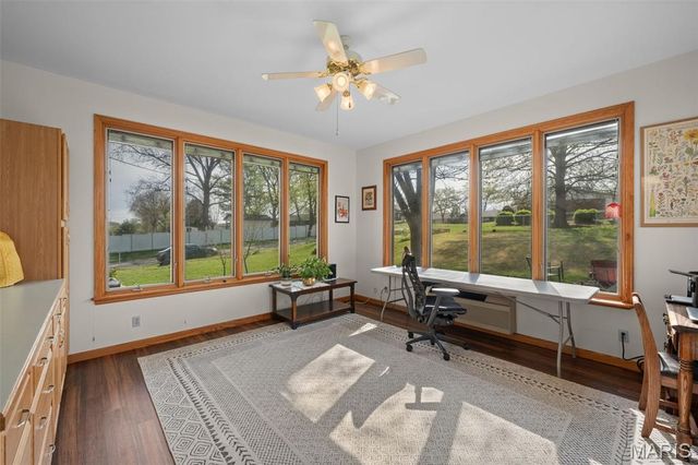 5100 Caribee Drive, St Louis, MO 63128