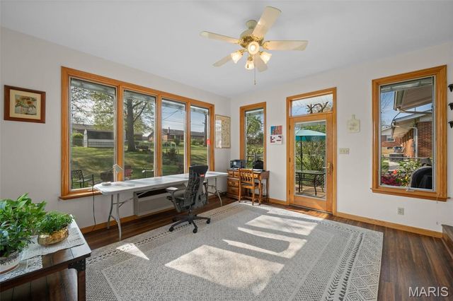 5100 Caribee Drive, St Louis, MO 63128