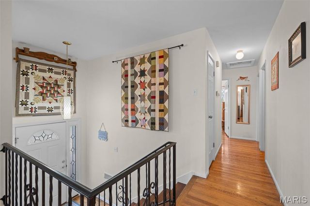 5100 Caribee Drive, St Louis, MO 63128