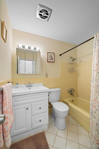 5100 Caribee Drive, St Louis, MO 63128