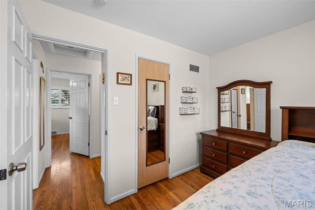 5100 Caribee Drive, St Louis, MO 63128