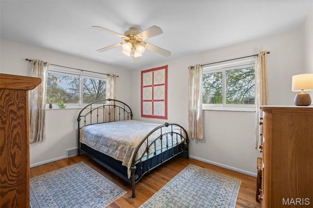 5100 Caribee Drive, St Louis, MO 63128