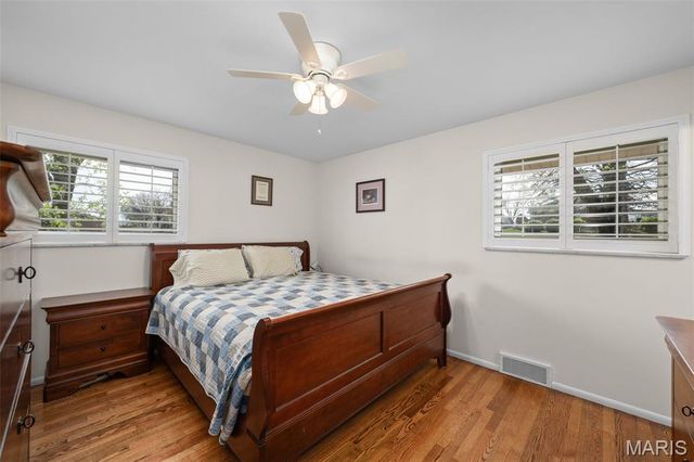 5100 Caribee Drive, St Louis, MO 63128