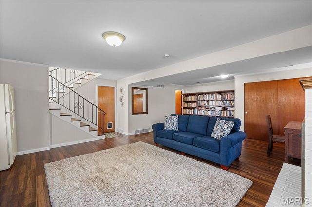 5100 Caribee Drive, St Louis, MO 63128